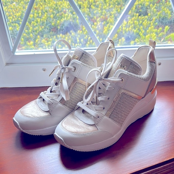 Michael Kors Georgie Gold Lurex Wedge Sneakers size 7 - Picture 3 of 13